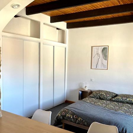 Studio De Charme Au Coeur De Valréas Εξωτερικό φωτογραφία